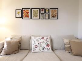 Modern Comfort Near Castle St with WiFi & Parking!, hotel in Taunton