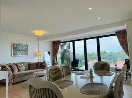 Daukanto Sea View Apartment, by luxuryrent