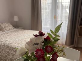 Room Gran V&iacute;a Apartments