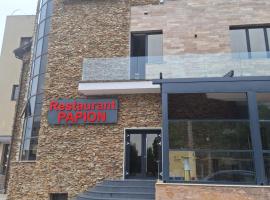 Hotel Papion, hotel a prop de Aeroport de Baneasa de Bucarest, a Bucarest