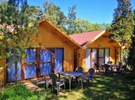 EKO DOMKI w Ośrodku Edukacji Ekologicznej w Krynicy Morskiej-Piaski, hotel v destinaci Krynica Morska