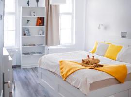 Malasits 3 private room with private bathroom，位于杰尔的民宿