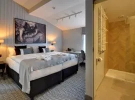 OAK Rooms