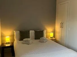 Apt 9 Modern holiday home on Equestrian Centre