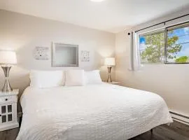 Amazing Condo with King Bed & Hot Tub 101