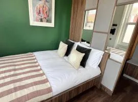 Cozy London Apartment with Great Location