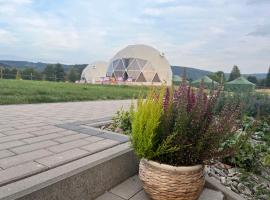 Tatra Glamp Okrzeszyn - Siec noclegowa Tatra Glamp, hotel v destinaci Okrzeszyn