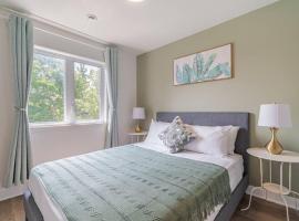 Morden tasteful 3BR Condo Getaway Free Parking, condo in Longueuil