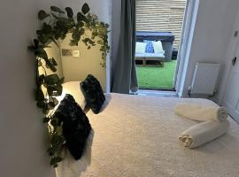 Town Centre Apartment with Hot Tub, khách sạn có bồn tắm nóng ở Cheltenham