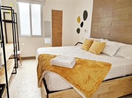 Spacious-Comfortable, King bed, Miraflores Area H16, serviced apartment in El Rodeo
