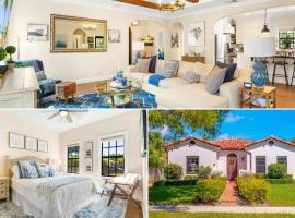 Spanish Charm 4br Guest House Private Yard, vila di West Palm Beach