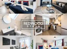 SPACIOUS 3 BEDROOM 2 BATHROOM SERVICED HOUSE WITH FREE ON STREET PARKING, FREE WiFi, PERFECT FOR BUSINESS STAYS, FAMILIES, RELOCATIONS, EXTENDED STAYS, AND EMERGENCY ACCOMMODATION by REDWOOD STAYS