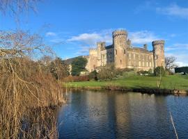 Barmeath Castle Guest House, hotel v destinaci Dún Léire