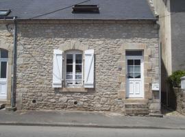Agreable maison de pecheur a 2 pas du port, hotel in La Trinité-sur-Mer