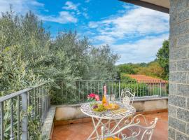 Connie's Apartment - Happy Rentals, hotel a  Monvalle 