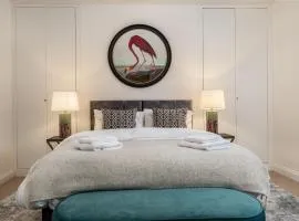 Hatter's Haven LUXURY Appartment, Near Airport & Town center