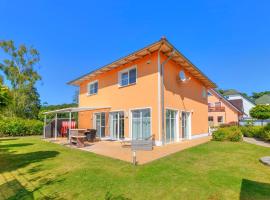Ferienhaus Meinholdstraße mit eigener Sauna, Kamin, 4 Schlafzimmern ca 500m vom Ostseestrand, Hotel in Ostseebad Koserow