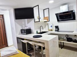 Moderno y Confortable Apto 4 Familiar Primer Nivel, hotel a El Rodeo