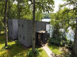 Lakeside luxury mansion by Belvilla, Hotel in Antoing