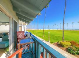 Condo in Newport Beach with Private Balcony and Ideal Location by the Pier, apartamento en Newport Beach