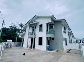 HELLOKITTY HOUSE- Unit 4