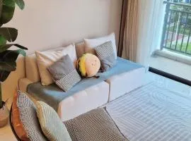 Serene and peaceful 2 Bedrooms 3 Pax - 10 Min to CIQ