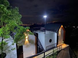 เมฆสวรรค์ ภูทับเบิก 2, hotel com banheiras de hidromassagem em Ban Maeo Thap Boek