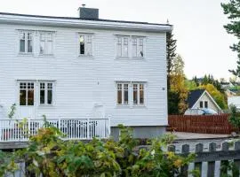 TROMSØ AURORA VILLA - Parking - Near Centrum