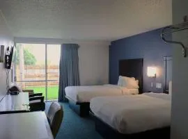 Travelodge by Wyndham Milwaukee