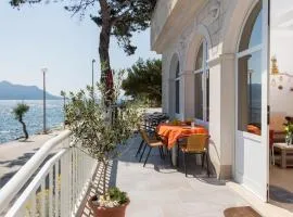 2 bedroom apartment with Sea view