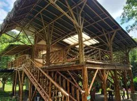 Colibamboo Ecolodge Biocasa artesanal rodeada de naturaleza con jaccuzi y mucho más