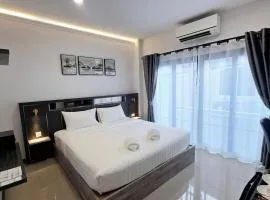 Smile Boutique at Saiyuan