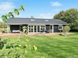 3 Bedroom Nice Home In Vejby