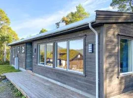 3 Bedroom Beautiful Home In Torvikbukt