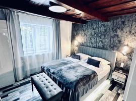 Trendy House 65, hotel in Karácsond