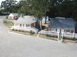 Early American Motel, motelli kohteessa Aurora