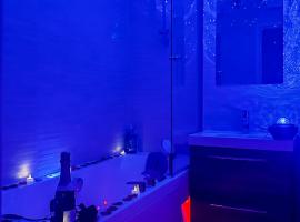 Loveroom Adults Only jacuzzi vieille ville Annecy, hotel v Annecy