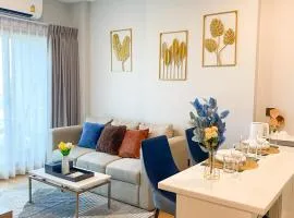The Astra Sky River Luxury Condo,the largest pool