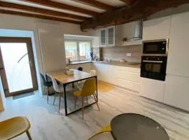 Jolie maison de campagne à la ville chez TINAT