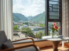 Zhangjiajie DuZeng Hotel-Provides free recommended travel routes - Advance Reserve of attraction tickets - Luggage storage - Butler service, etc