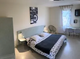 ABEL Hôtel CHAMBRE ECONOMIQUE PARKING PRIVE WIFI