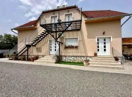 Nyugalom Szigete Apartmanok
