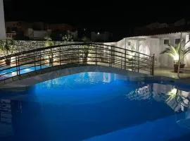 Mando House