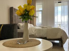 The Royal Retreat, hotel com piscina em Ruaka