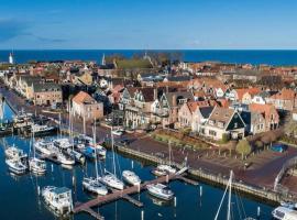Zeiljacht op Urk, Nederland, rumah bot di Urk