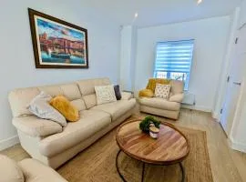 Spacious and Modern Entire Home with Garden