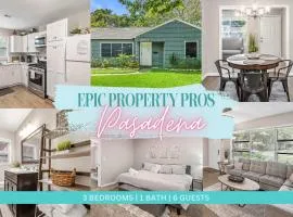 3 Bedroom Home The Neighborhood Spot desks in 2 rooms high speed Internet wifi Kick Back & Relax close to Houston Hobby Airport 5 star superhost