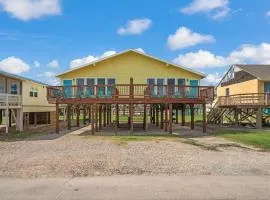 Oceanfront 2BR Cottage w Sunsets Views Comfy and Pet and Family Friendly