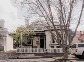 Connage - Historic Battery Point Police Station