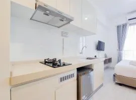 Great Choice and Homey Studio Room Sky House BSD Apartment By Travelio